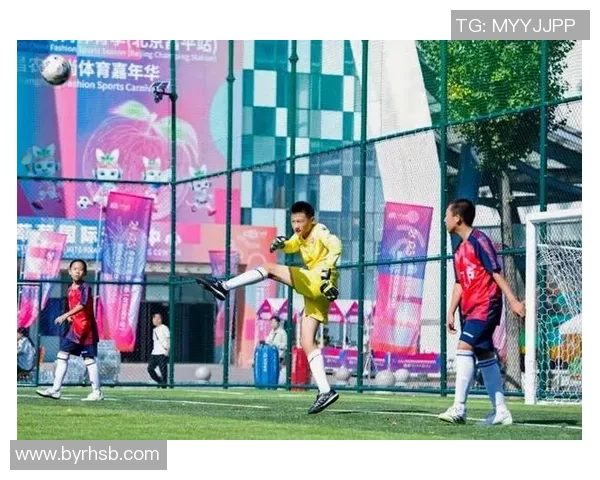 adidas足球星星闪耀绿茵点燃激情引领全球球迷热血狂欢