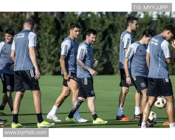 世界足球排名第一球星的崛起与传奇旅程揭秘 世界足球排名第一球星的崛起与传奇旅程揭秘