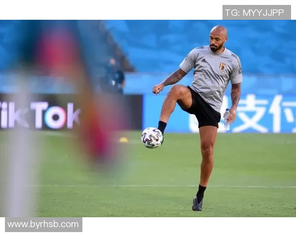 亨利领衔史上足球百大球星榜单 揭示足坛传奇背后的辉煌与挑战 亨利领衔史上足球百大球星榜单 揭示足坛传奇背后的辉煌与挑战