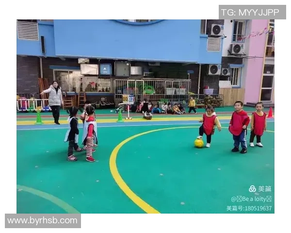 小球星足球梦：从青少年训练到职业赛场的成长之路