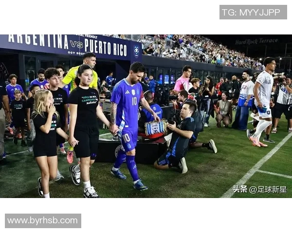 最具传奇色彩的足球明星奖杯背后那些不为人知的故事与荣耀